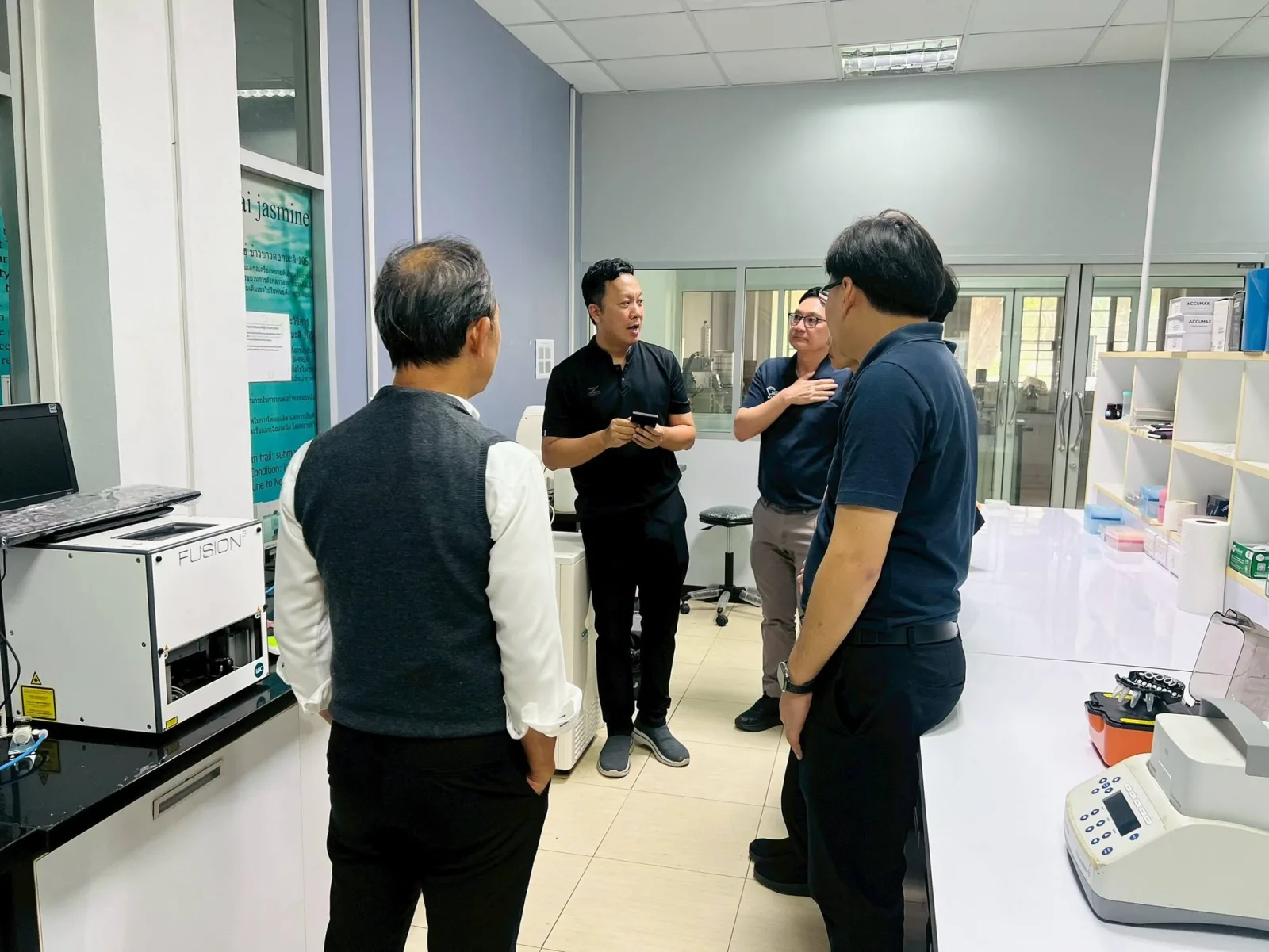 On 6 May 2026, Prof. Dr. Apichart Vanavichit, Senior Advisor to the Rice Science Center, welcomed a group participating in a visit and research ne…