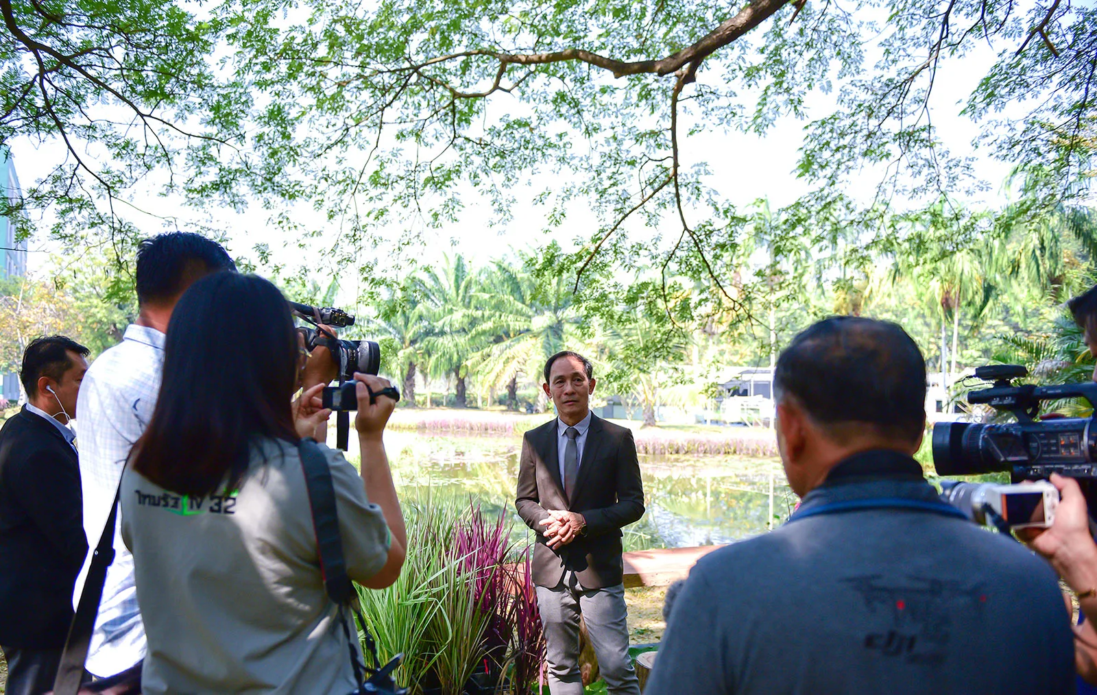Press Conference Clarifying the Discovery of Pink-Leaf Rice, Said to Be a Mutant of Riceberry Fields