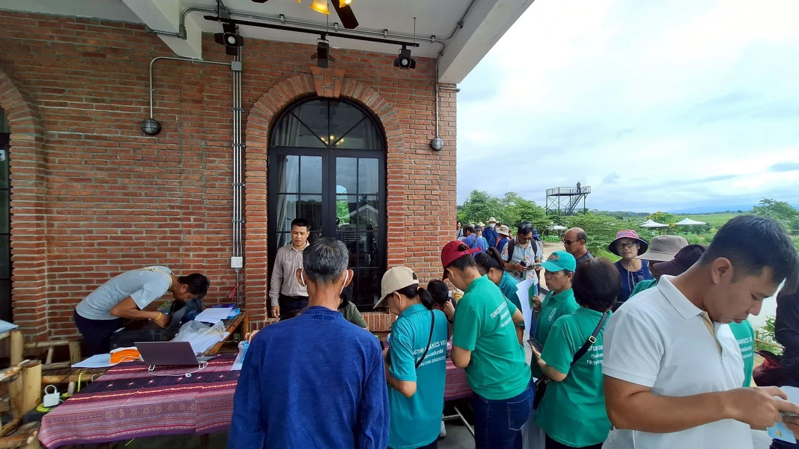 Rice Science Center, Kasetsart University, Kicks Off the “Clean Air Rice” Project, Signs an MOU with Kiew Tawan Thanya Farm, Making Chiang Rai a Model for Burn-Free Farming and Reducing PM2.5 Dust